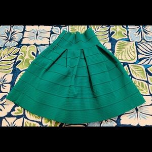 H&M Green skirt 😍